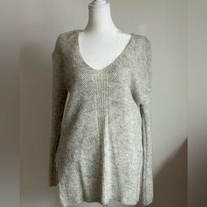 Woman’s V-Neck Heather Gray Sweater Size XS